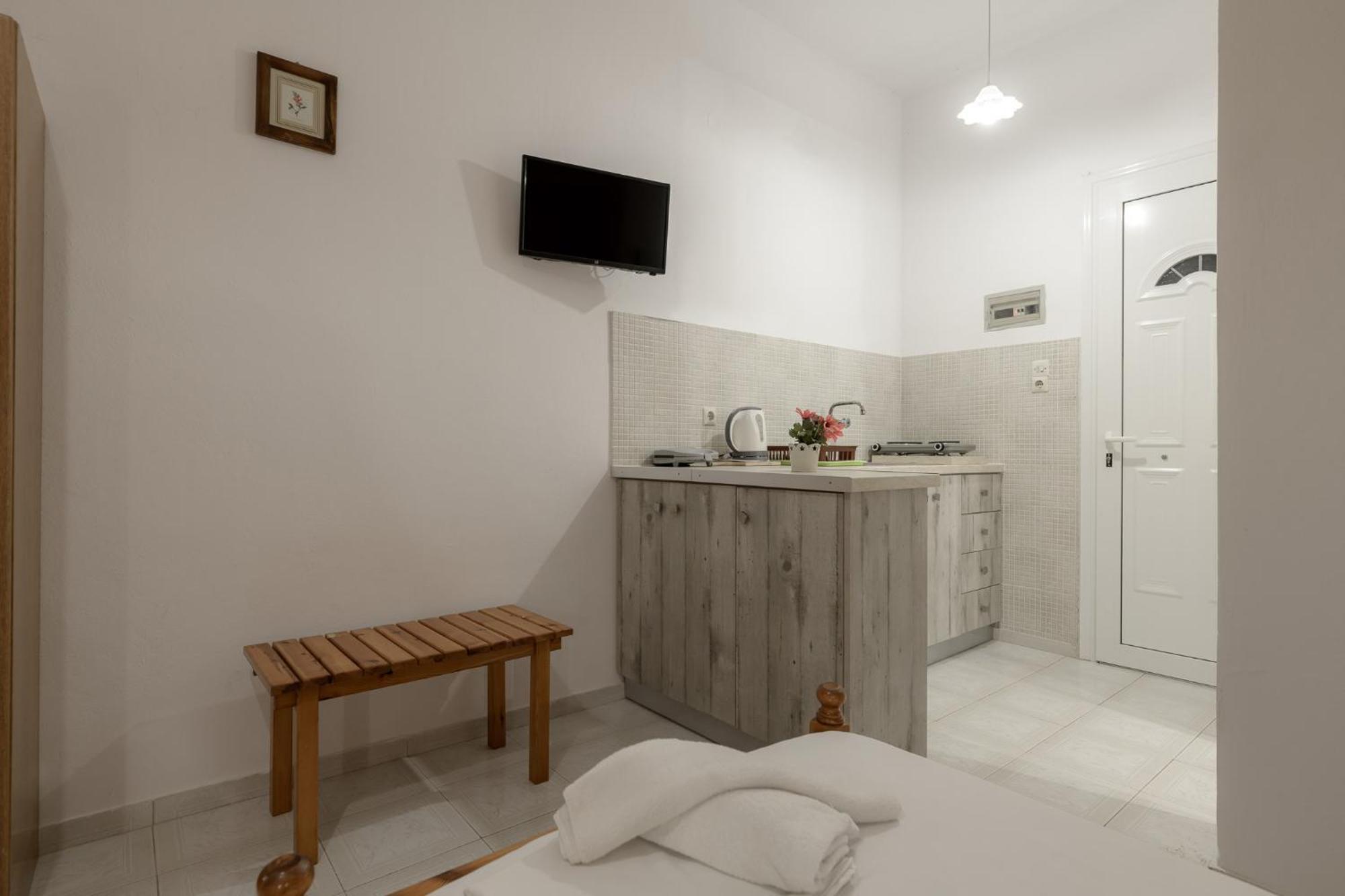 Anthi Studios & Apartments 阿里克斯 外观 照片
